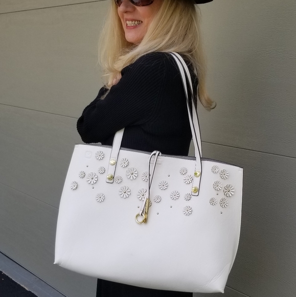 Calvin Klein Large, New W/O Tag White Leather Tote/Cross Body Bag, $60 - Picture 5 of 12